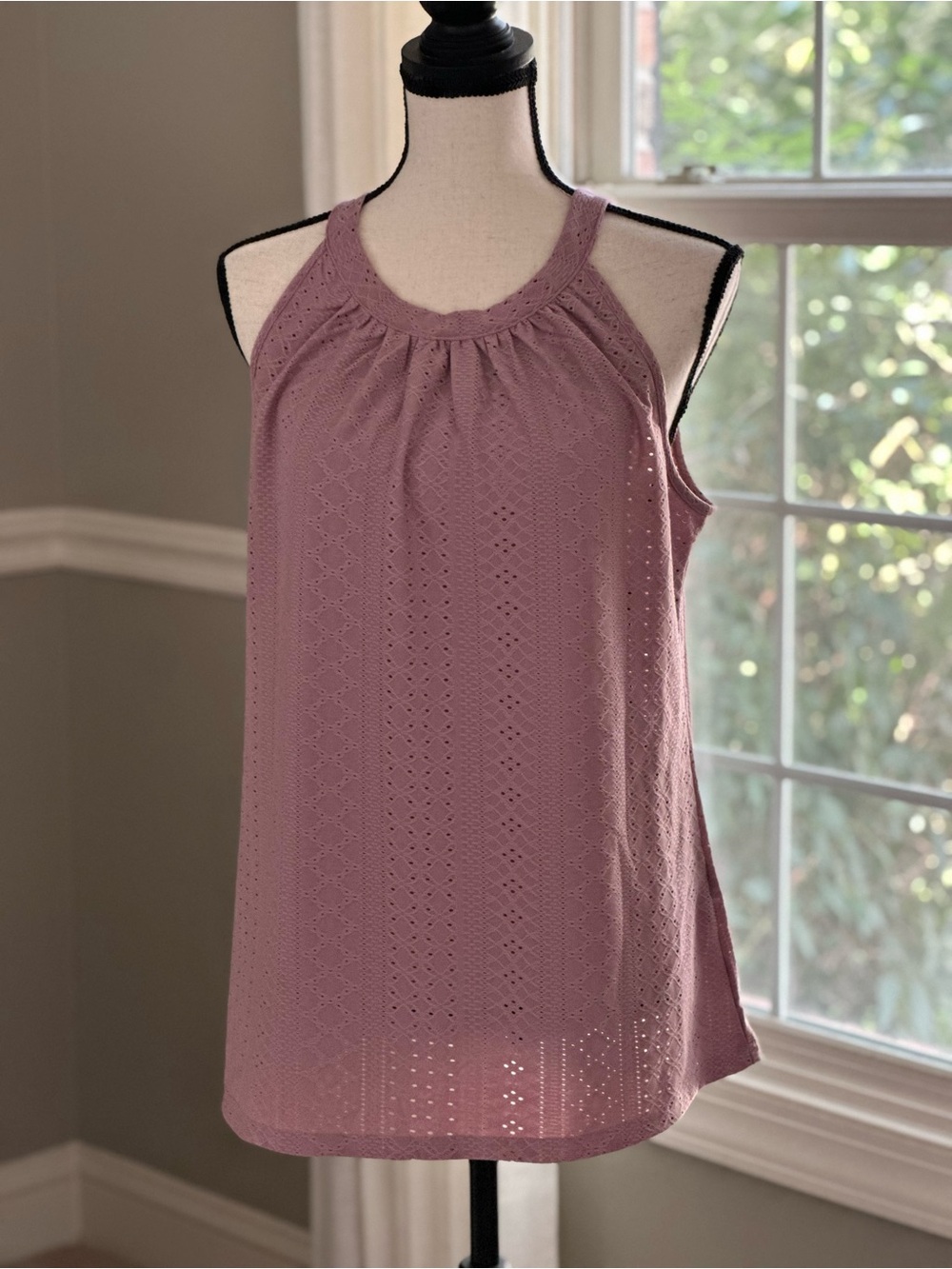 Mauve Eyelet Halter Knit Tank size large stretchy pullover